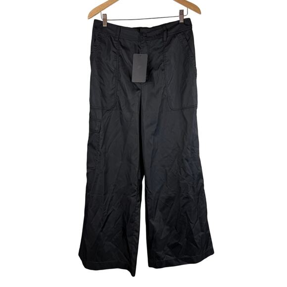 NWT Fabletics Black Nylon High Waist Water Resistant Cargo Wide Leg Pant -Medium - Picture 2 of 3